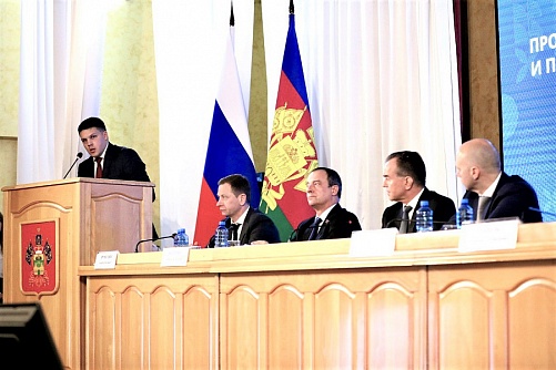 On behalf of Veniamin Kondratyev, 1 billion rubles will be allocated for the development of import-substituting industries of the region in 2024